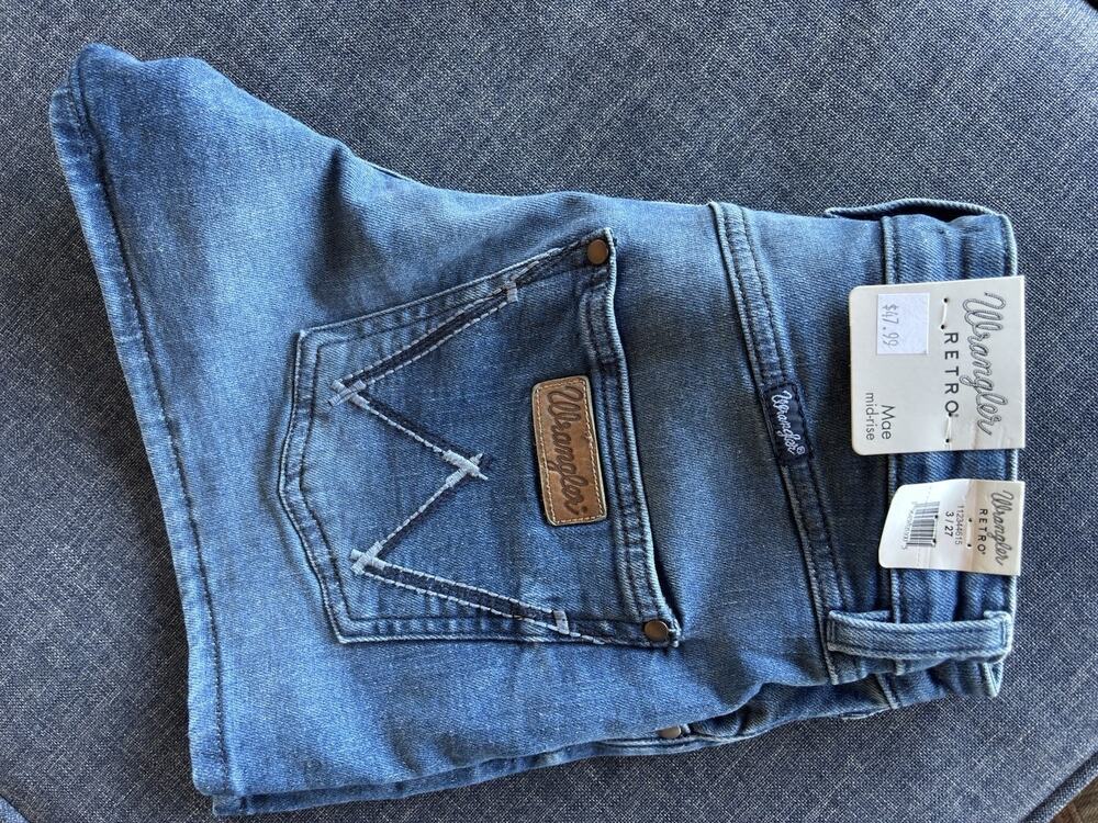 Wrangler Retro Mae Mid-Rise Shorts – Size 27 – NEW WITH TAGS